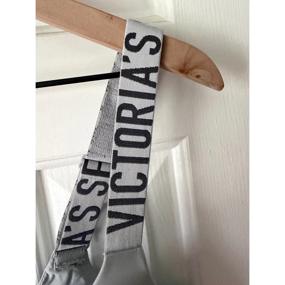 Victoria's Secret Bra Womens 38DD‎ Gray Logo Strap Push-Up Underwire